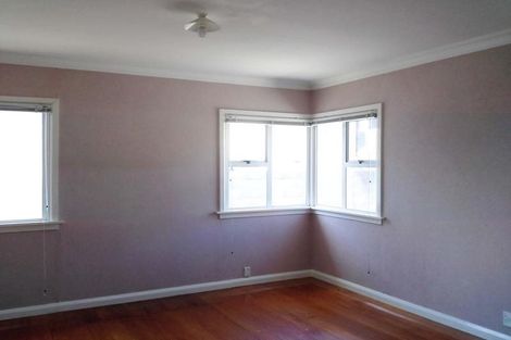 Photo of property in 33 Breakwater Road, Moturoa, New Plymouth, 4310