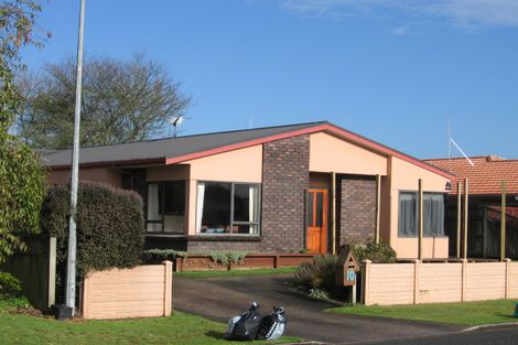 Photo of property in 10 Caesar Roose Drive, Glenview, Hamilton, 3206