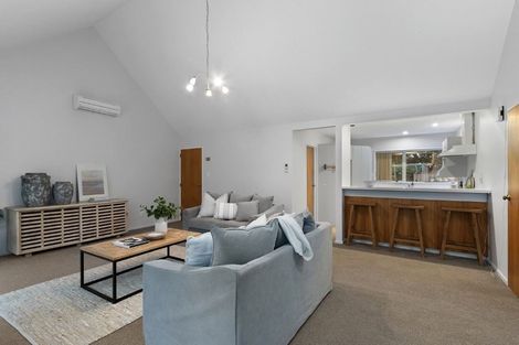 Photo of property in 9 Cricklewood Place, Avonhead, Christchurch, 8042