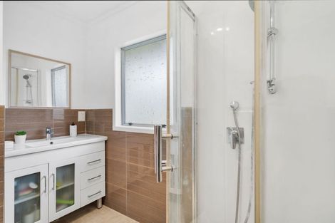 Photo of property in 6 Stoll Place, Clendon Park, Auckland, 2103