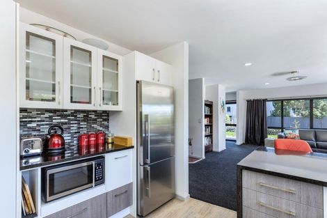 Photo of property in 36 Aubrey Crescent, Rainbow Point, Taupo, 3330