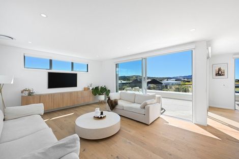 Photo of property in 8 Awatea Drive, Whitianga, 3510