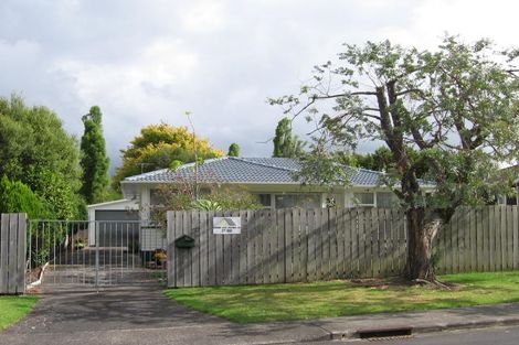 Photo of property in 25 Harmel Road, Glendene, Auckland, 0602
