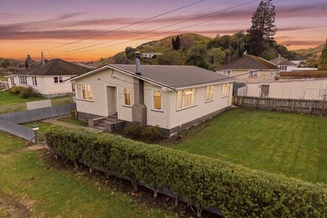 Photo of property in 4 Station Road, Hunterville, 4730