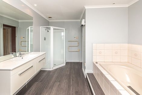 Photo of property in 14 Hurworth Place, College Estate, Whanganui, 4500