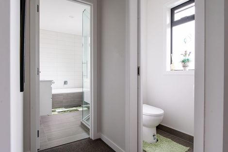 Photo of property in 2/11 Masters Avenue, Hillcrest, Hamilton, 3216