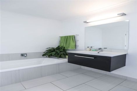 Photo of property in 5 Ribbonwood Close, Te Kauwhata, 3710