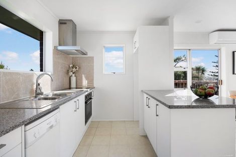Photo of property in 1/27 Shanaway Rise, Hillcrest, Auckland, 0627