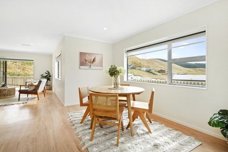 Photo of property in 127 Amesbury Drive, Churton Park, Wellington, 6037
