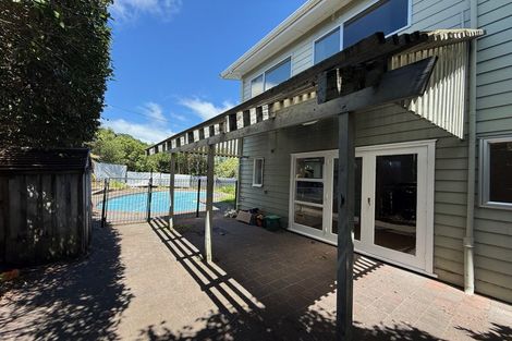 Photo of property in 1 Anakiwa Place, Milford, Auckland, 0620