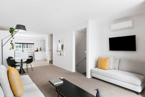 Photo of property in 4/17 Victoria Road, Mount Maunganui, 3116