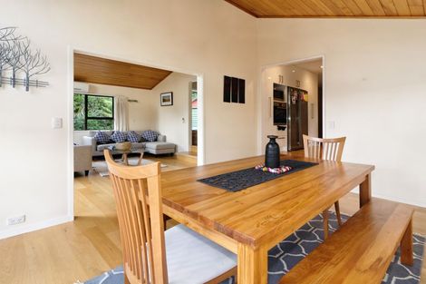 Photo of property in 12 Cochran Road, Oratia, Auckland, 0604