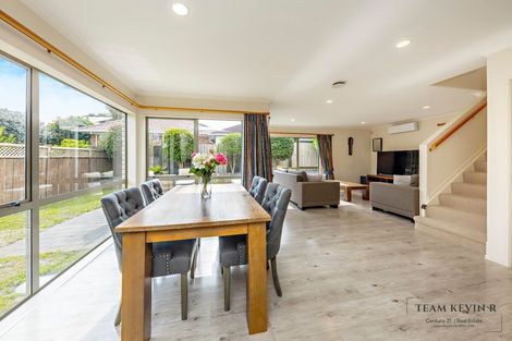 Photo of property in 47d Redoubt Road, Goodwood Heights, Auckland, 2105