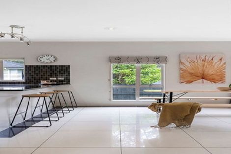 Photo of property in 17 Miromiro Street, Greenhithe, Auckland, 0632