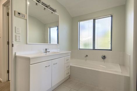 Photo of property in 14 Gallery Grove, Flagstaff, Hamilton, 3210