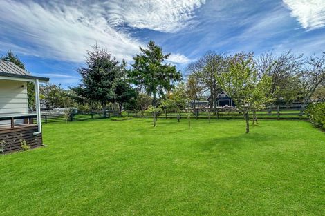 Photo of property in 10 Antonia Place, Kinloch, Taupo, 3377