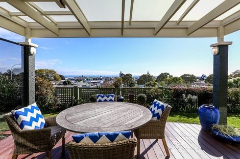 Photo of property in 87 Eliot Street, New Plymouth, 4310