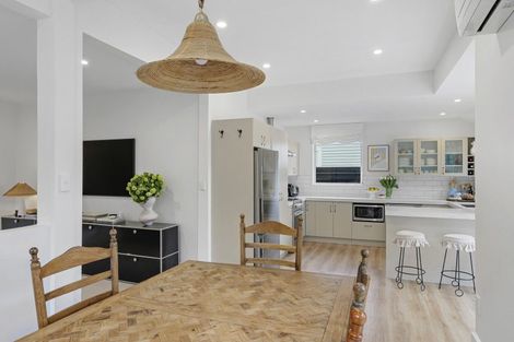 Photo of property in 17 Searells Road, Strowan, Christchurch, 8052