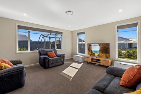 Photo of property in 28 Rotomanu Place, Pyes Pa, Tauranga, 3112