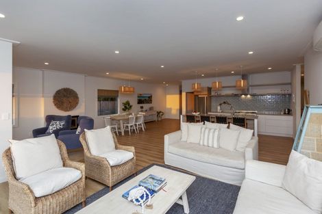 Photo of property in 68 Marine Parade, Paraparaumu Beach, Paraparaumu, 5032