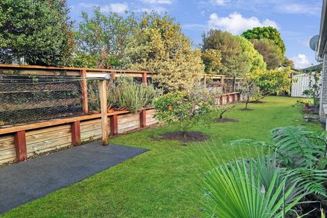 Photo of property in 4 Wai Place, One Tree Point, 0118