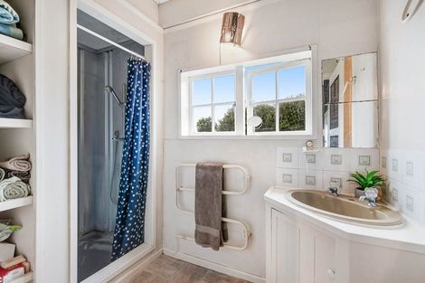 Photo of property in 9 Merehai Place, Snells Beach, 0920