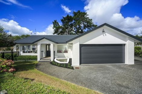 Photo of property in 10 Owl Court, Unsworth Heights, Auckland, 0632