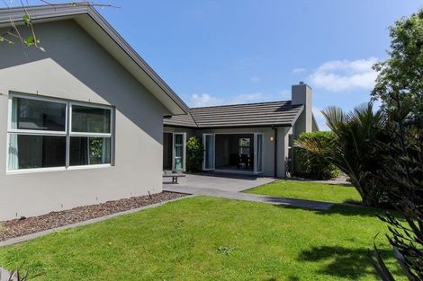 Photo of property in 4 Links Drive, Waiwhakaiho, New Plymouth, 4312