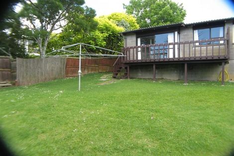 Photo of property in 2/135 Glenfield Road, Hillcrest, Auckland, 0626