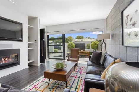 Photo of property in 154 Holly Road, St Albans, Christchurch, 8014