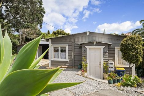 Photo of property in 890 Beach Road, Waiake, Auckland, 0630