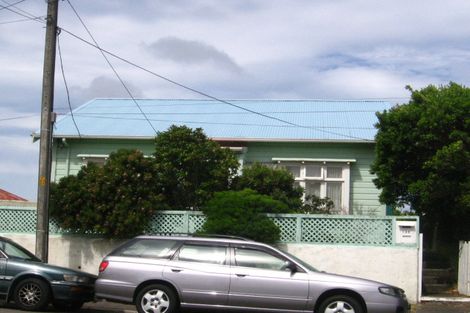 Photo of property in 136 Northland Road, Northland, Wellington, 6012