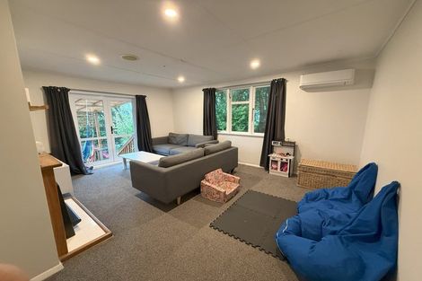 Photo of property in 6 Gloucester Street, Cannons Creek, Porirua, 5024