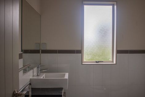 Photo of property in 108 San Marino Drive West, Henderson, Auckland, 0612