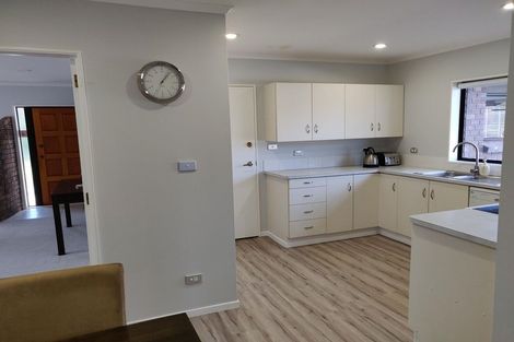 Photo of property in 7 Silhouette Way, Western Heights, Hamilton, 3200