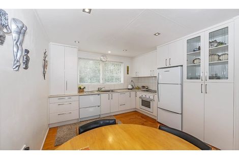 Photo of property in 1/4 Battle Place, Glenfield, Auckland, 0629