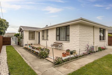 Photo of property in 12 Marshwood Place, Sockburn, Christchurch, 8042