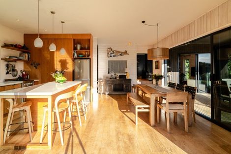 Photo of property in 380 Whaanga Road, Raglan, 3297