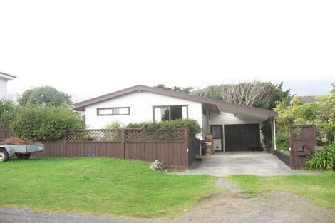 Photo of property in 124-126 Renown Road, Raumati South, Paraparaumu, 5032