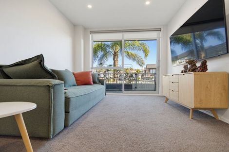 Photo of property in 6/17 Link Crescent, Stanmore Bay, Whangaparaoa, 0932