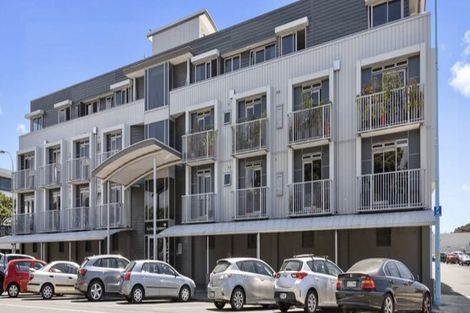 Photo of property in Salisbury Crown, 11/7 Salisbury Avenue, Mount Maunganui, 3116