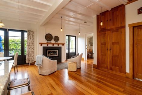 Photo of property in 28 Fitzroy Road, Bluff Hill, Napier, 4110