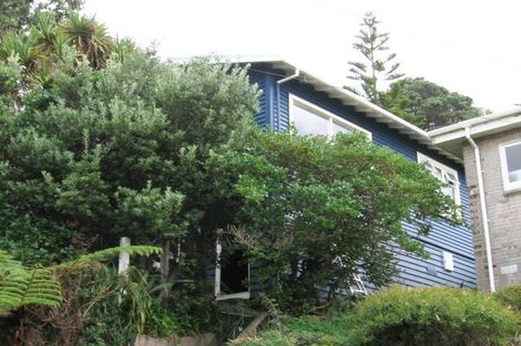 Photo of property in 10 Oku Street, Island Bay, Wellington, 6023