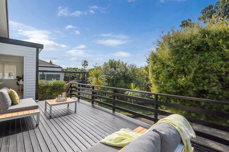 Photo of property in 5 Lyons Avenue, Murrays Bay, Auckland, 0630
