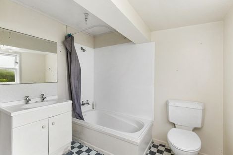 Photo of property in 9 Lerwick Terrace, Melrose, Wellington, 6023