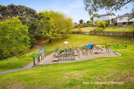 Photo of property in 1/15 Lancelot Place, Glenfield, Auckland, 0629