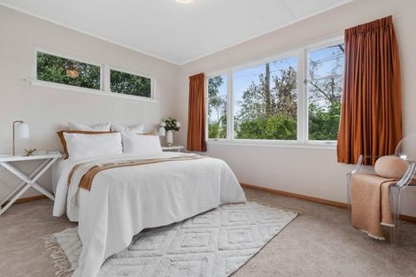 Photo of property in 12 Armstrong Avenue, Carterton, 5713