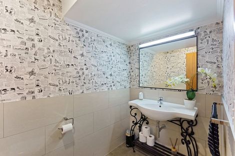 Photo of property in 30 Golf Road, Paraparaumu Beach, Paraparaumu, 5032