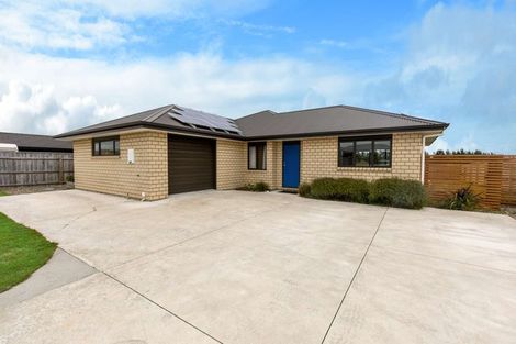 Photo of property in 21 Story Street, Foxton Beach, Foxton, 4815