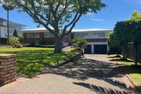 Photo of property in 3 Copperfield Terrace, Mellons Bay, Auckland, 2014